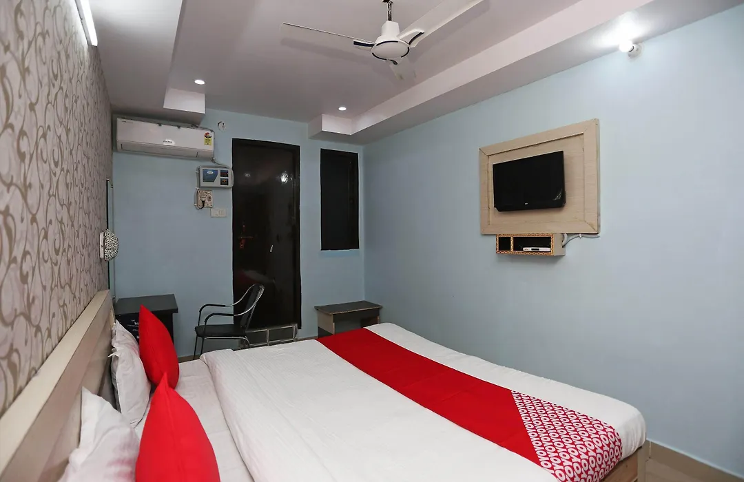 Oyo Hotel New Metro Near Phoenix United Lucknow-1