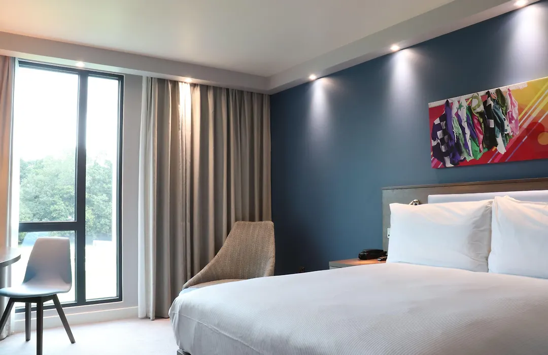 Hampton By Hilton Hamilton Park-1