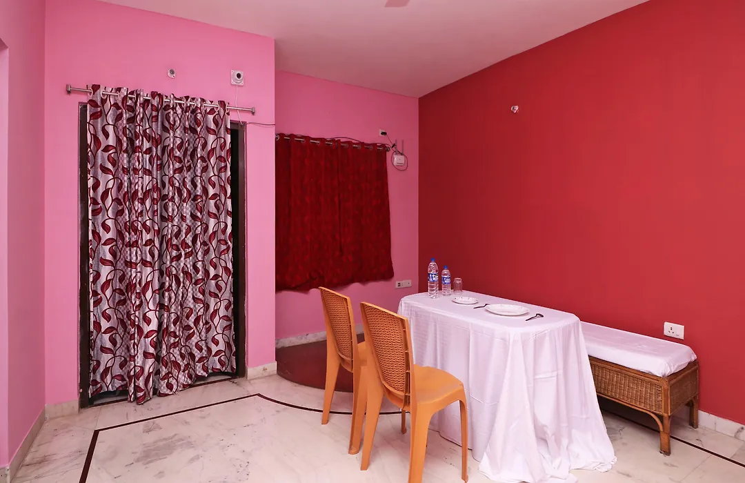 Oyo 7111 Fanindra Guest House-1