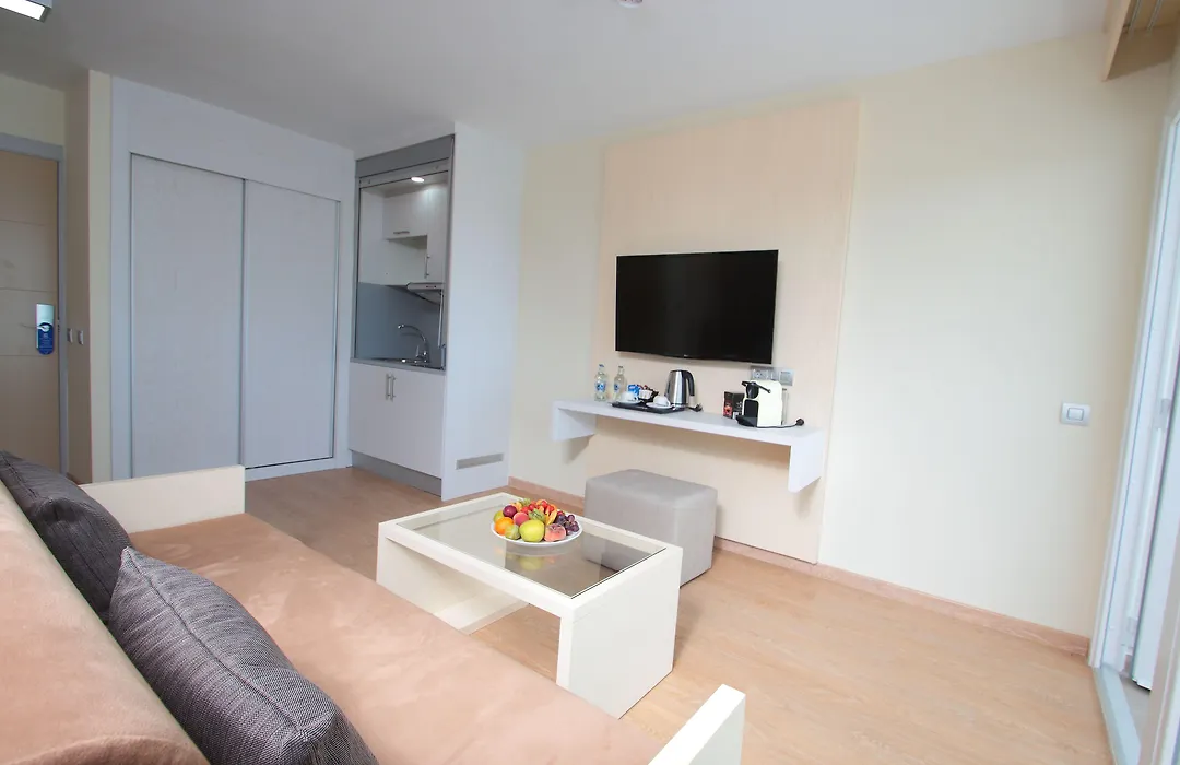 Hl Suite Nardos - Only Adults-1