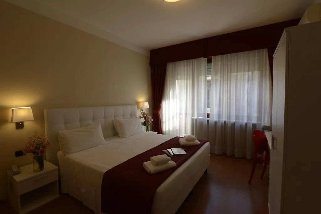 Hotel Tourist-1