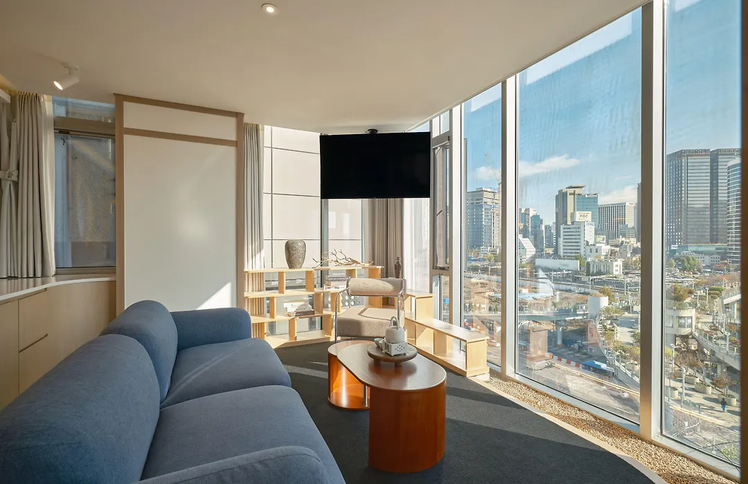 Uh Suite The Seoul-1