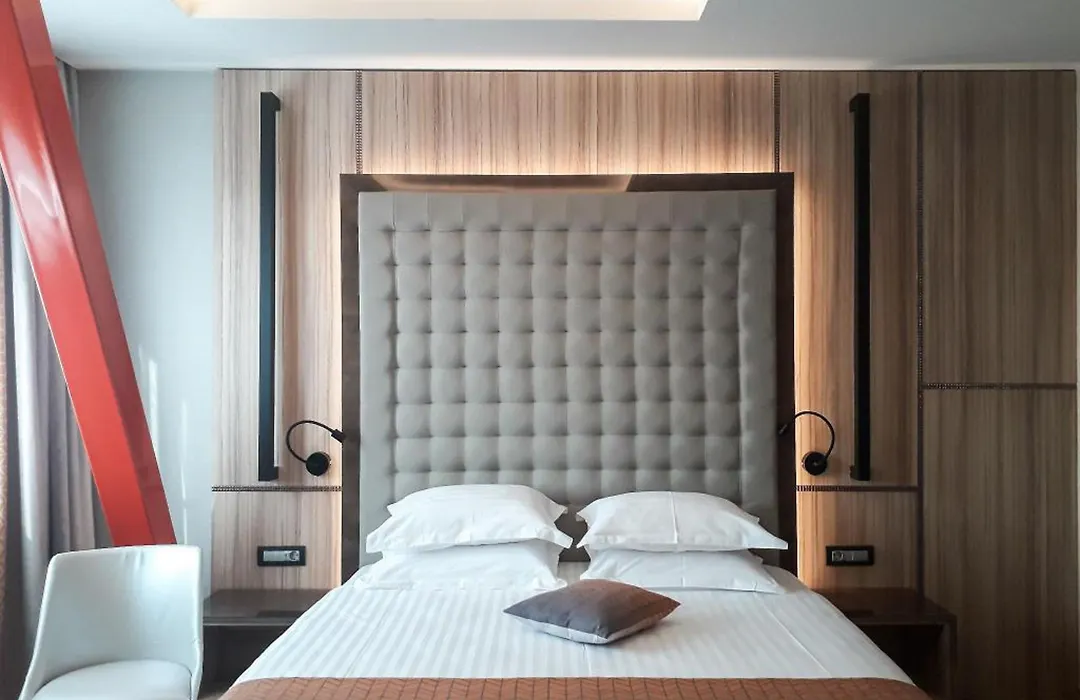 Ramada By Wyndham Ramnicu Valcea-1