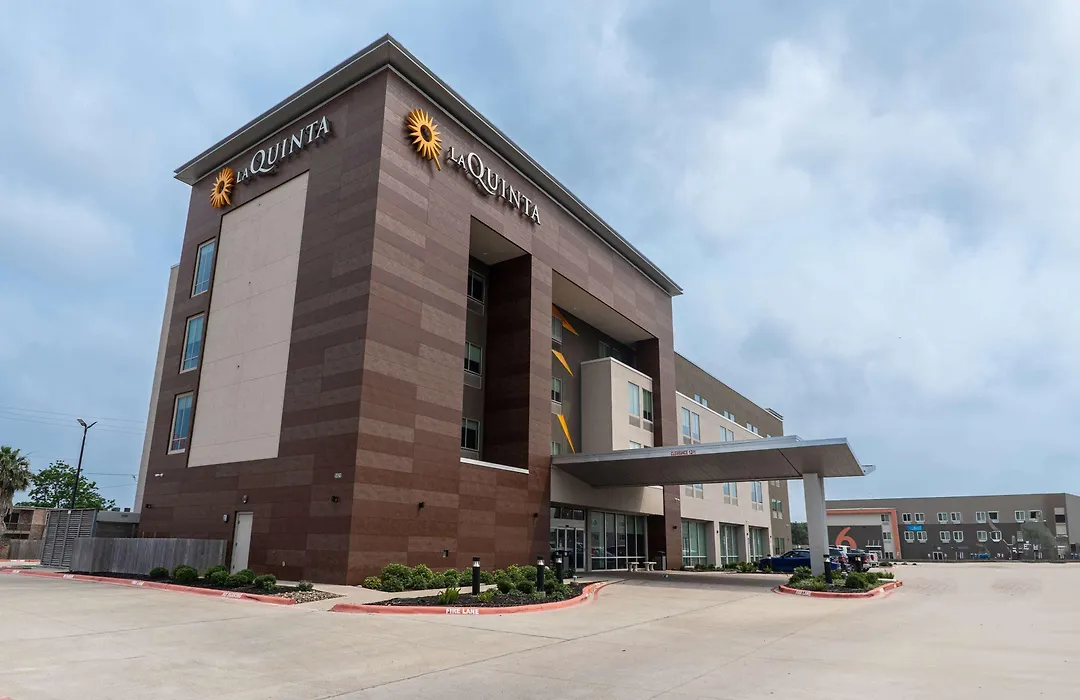 La Quinta Inn & Suites By Wyndham Corpus Christi Southeast-1