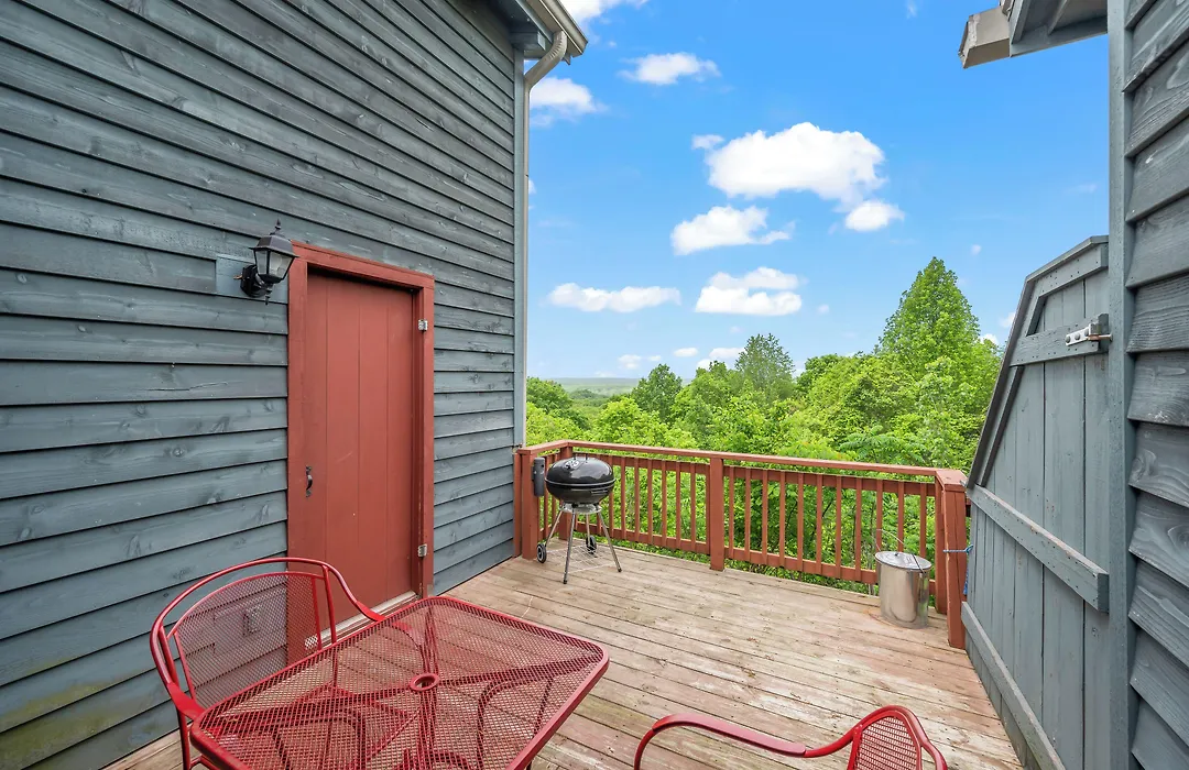 Treetop Retreat-1