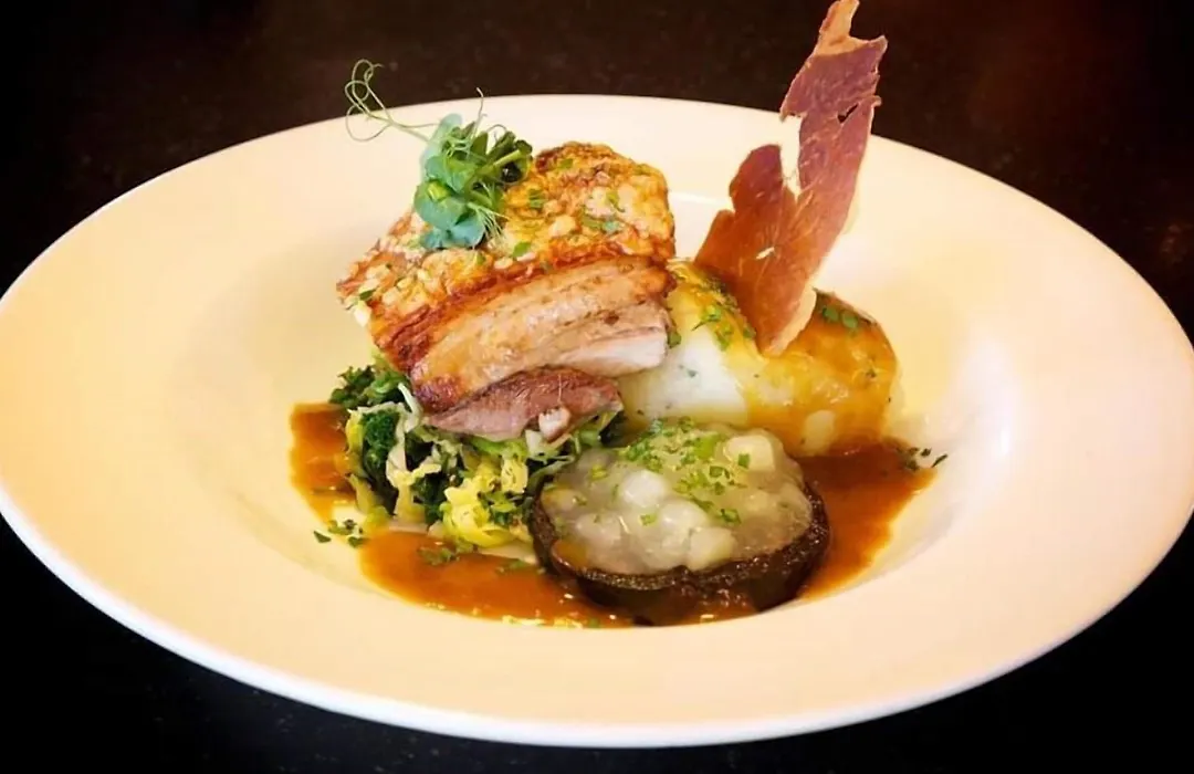 The Oak Inn Staplow-1