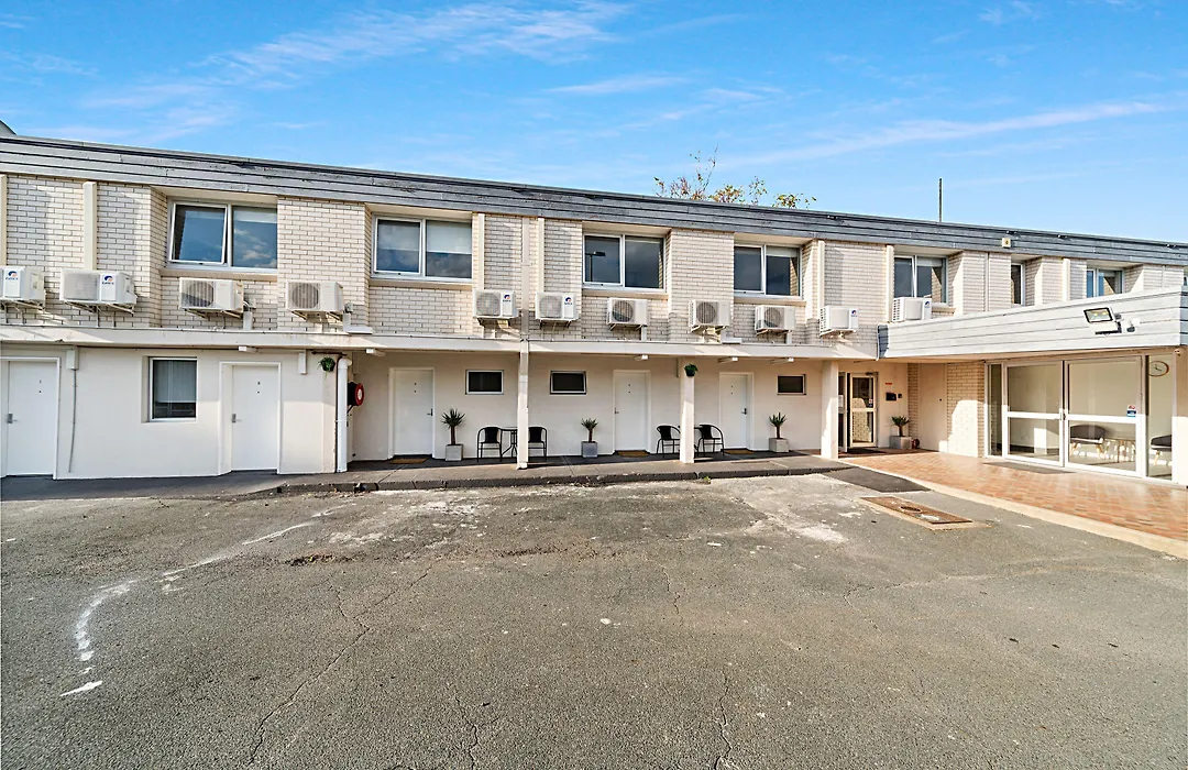 Carlton Suites-1