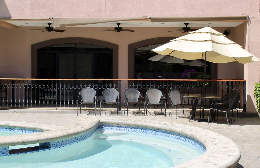 Estancia Inn-1