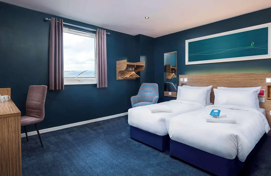 Travelodge Manchester Central Arena-1