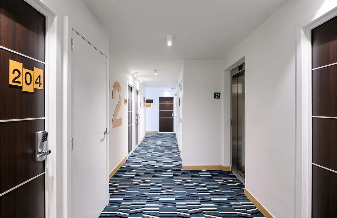 B&B Hotel Brussels Centre Gare Du Midi-1