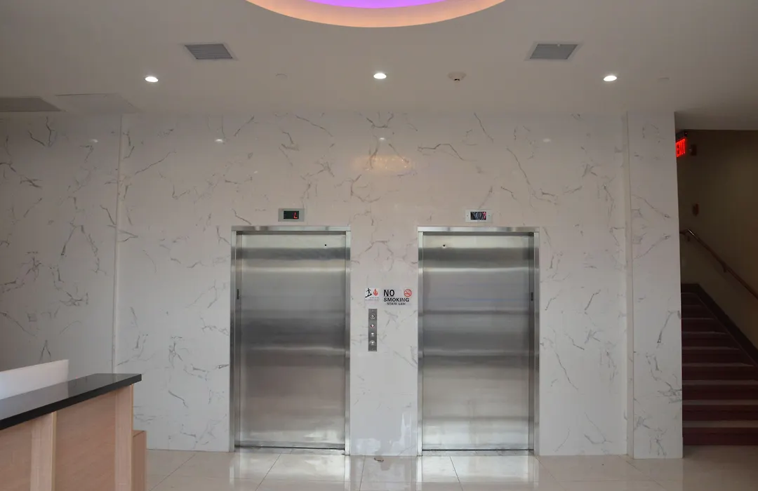 Lic Plaza Hotel-1
