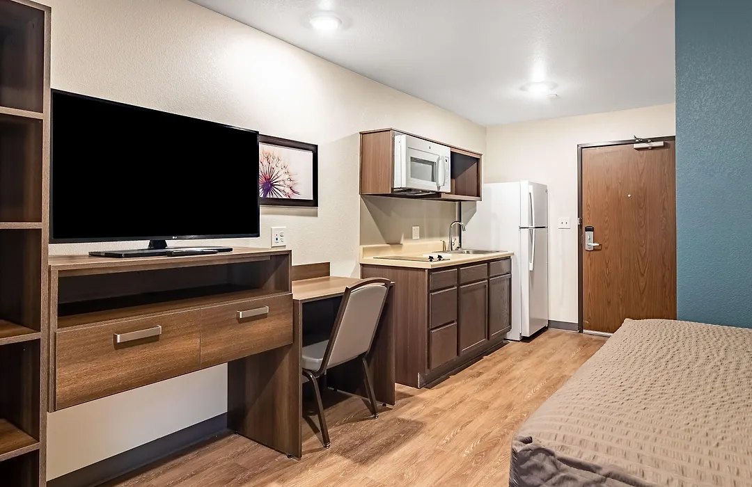Woodspring Suites Toledo Maumee-1