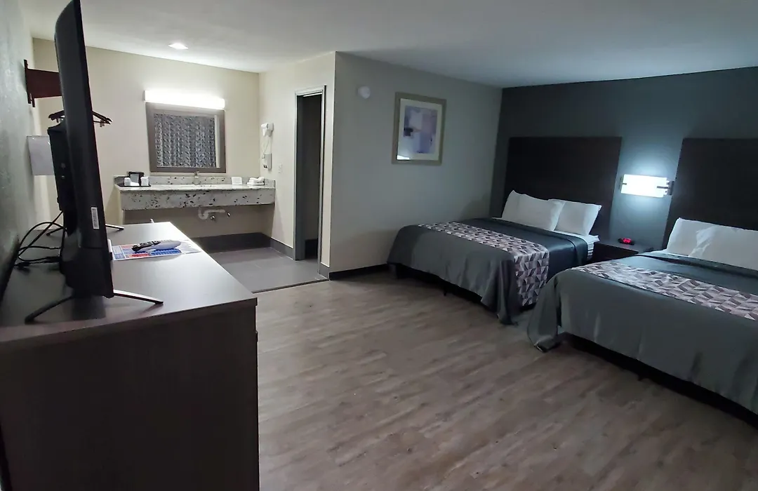Crescent Park Motel & Suites-1