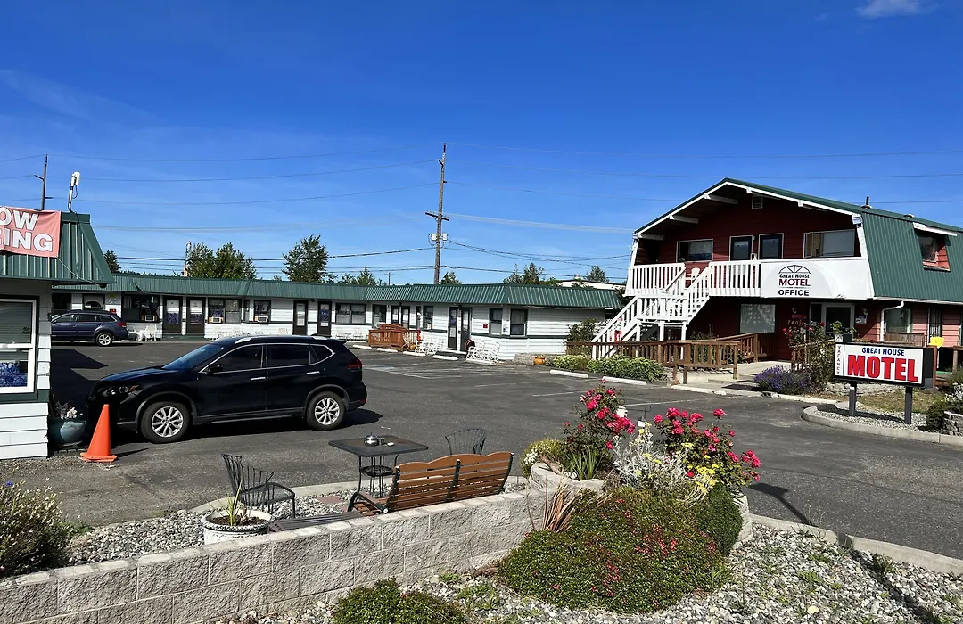 Great House Motel-1
