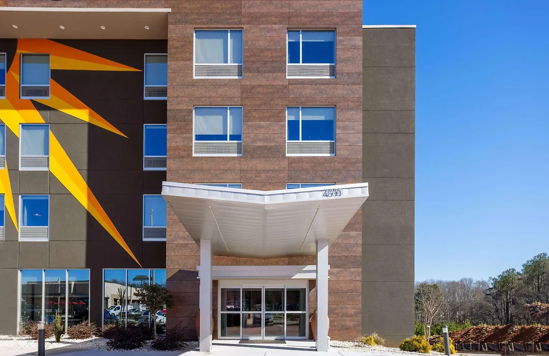 La Quinta Inn & Suites By Wyndham Locust Grove-1