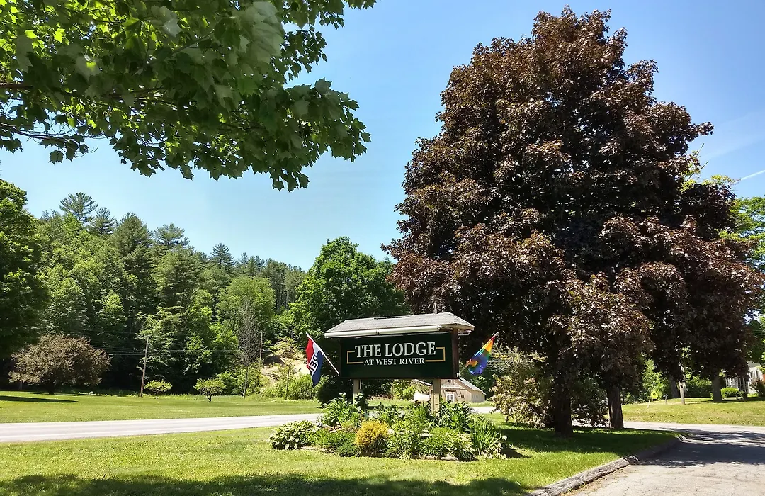 The Lodge At West River-1