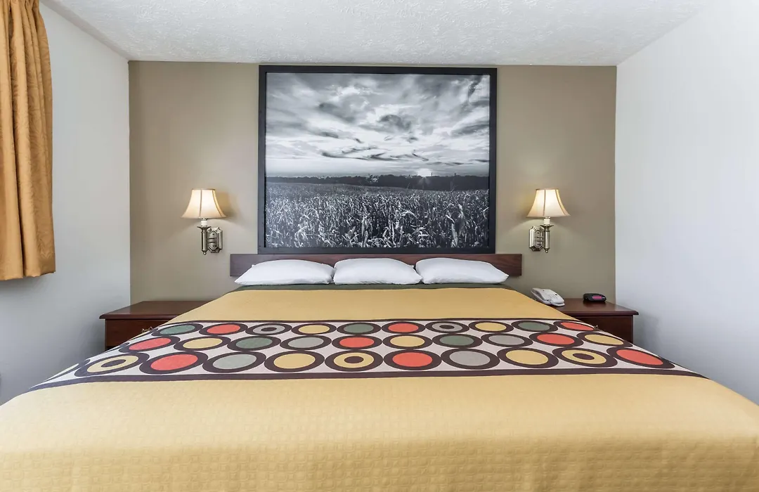 Super 8 By Wyndham Alma-1
