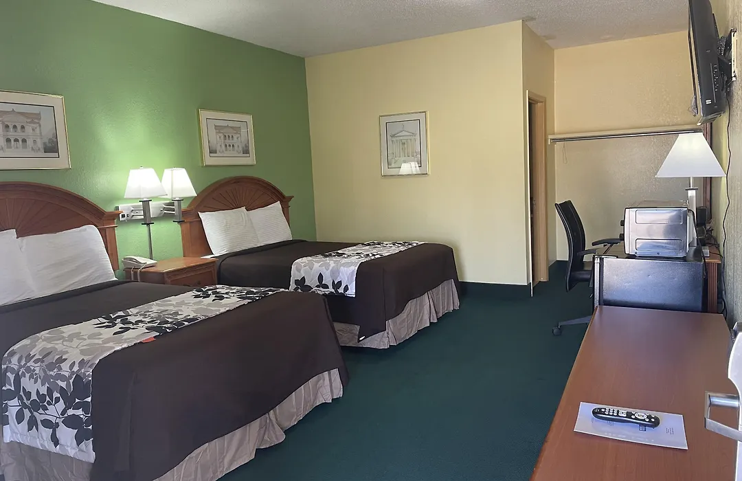 Relax Inn Dilley-1
