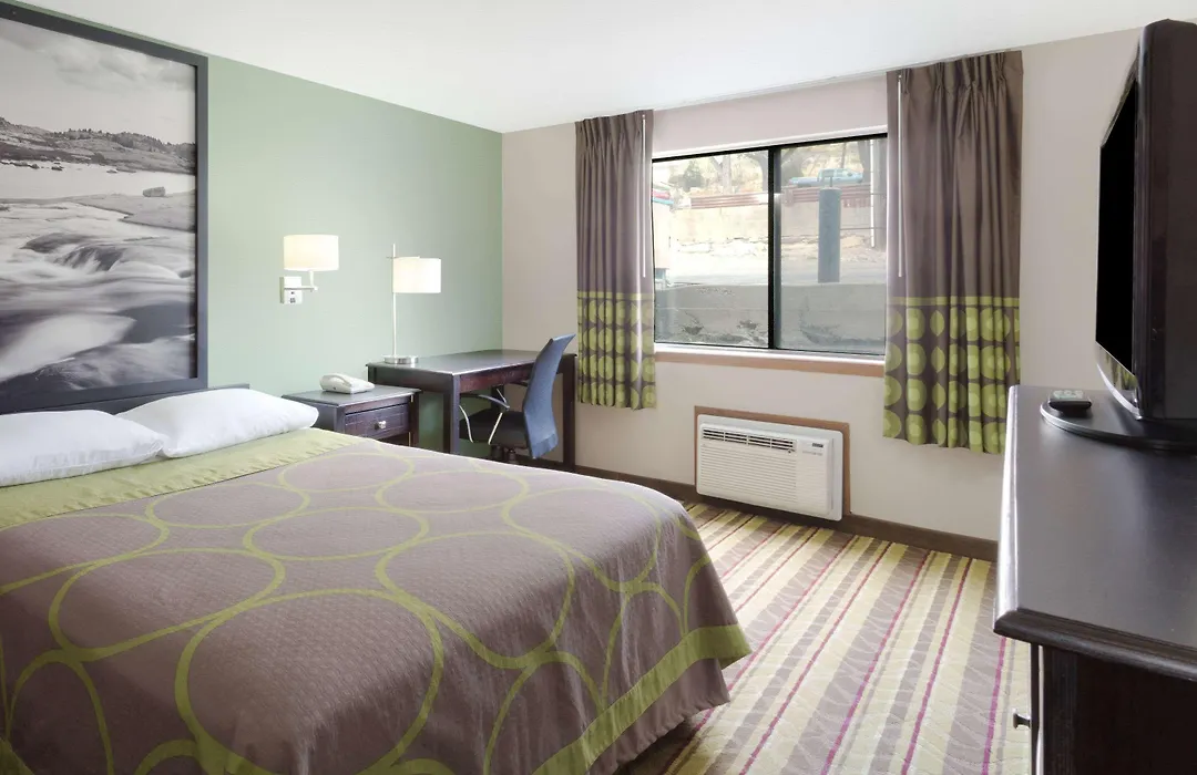 Super 8 By Wyndham Green River-1