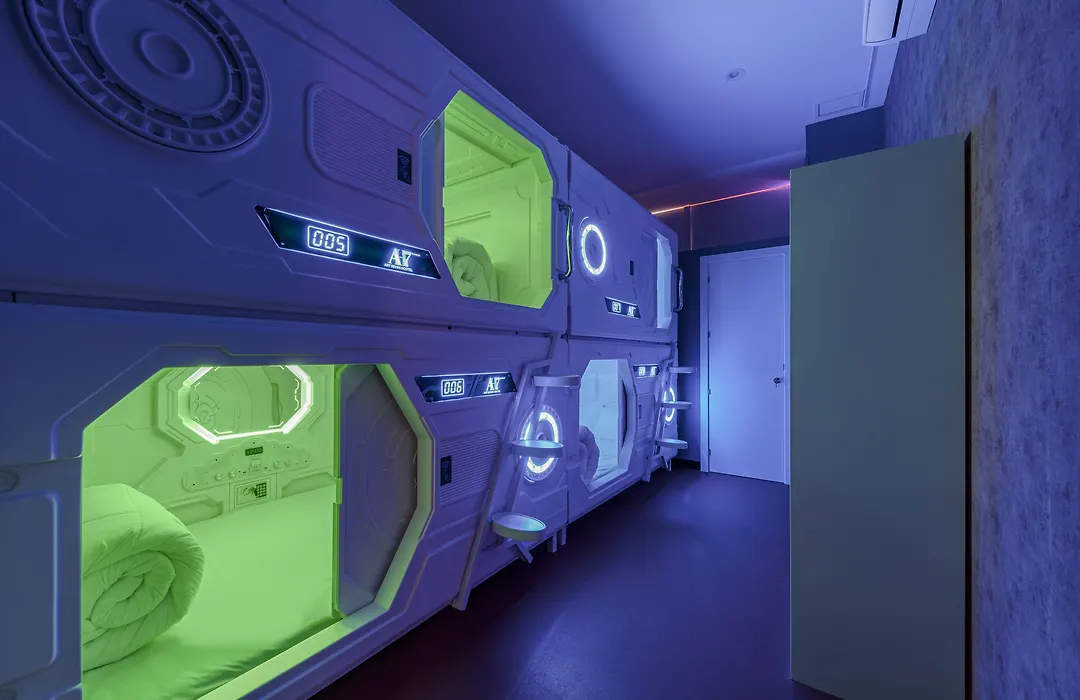Art Seven Hostel Capsules-1