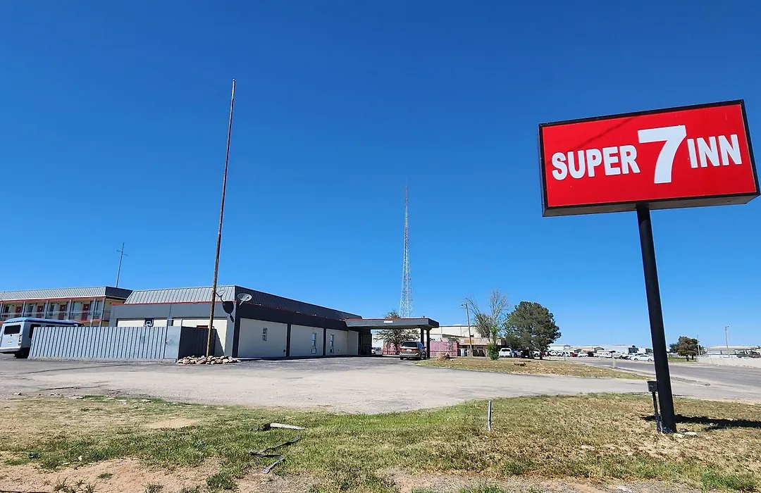 Super 7 Inn-1