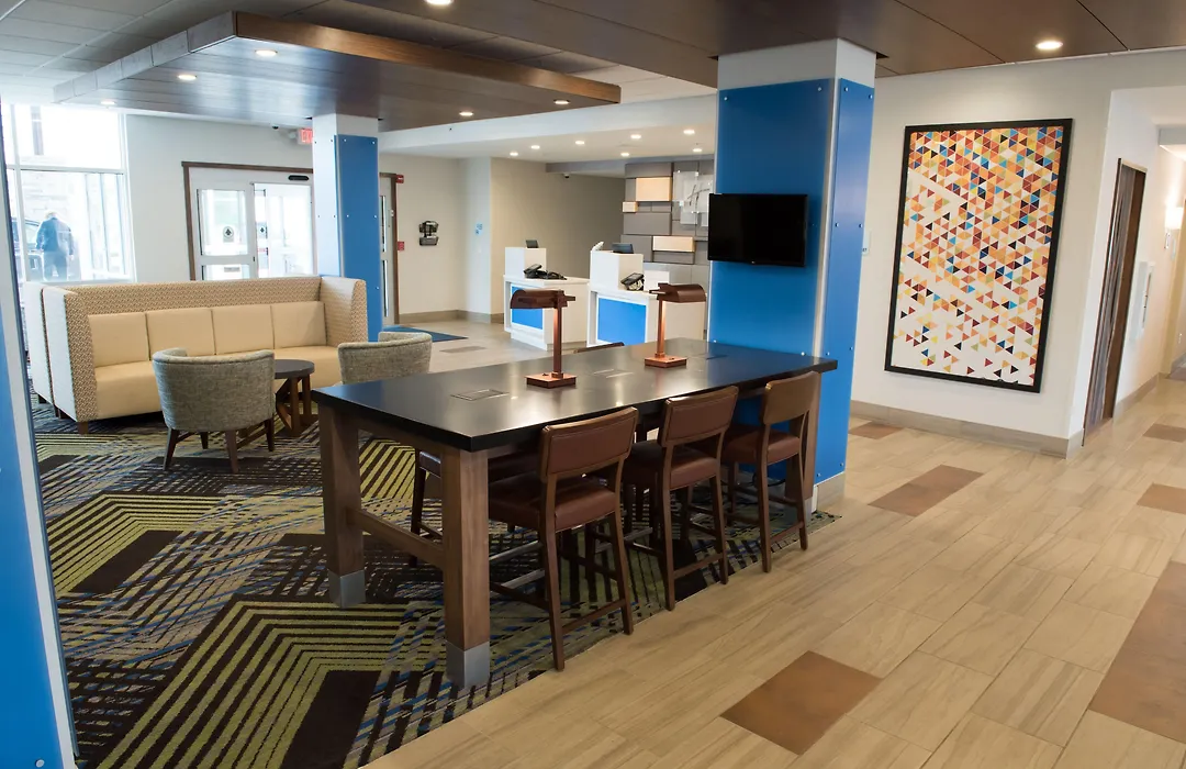 Holiday Inn Express & Suites - Warsaw - E Center By Ihg-1
