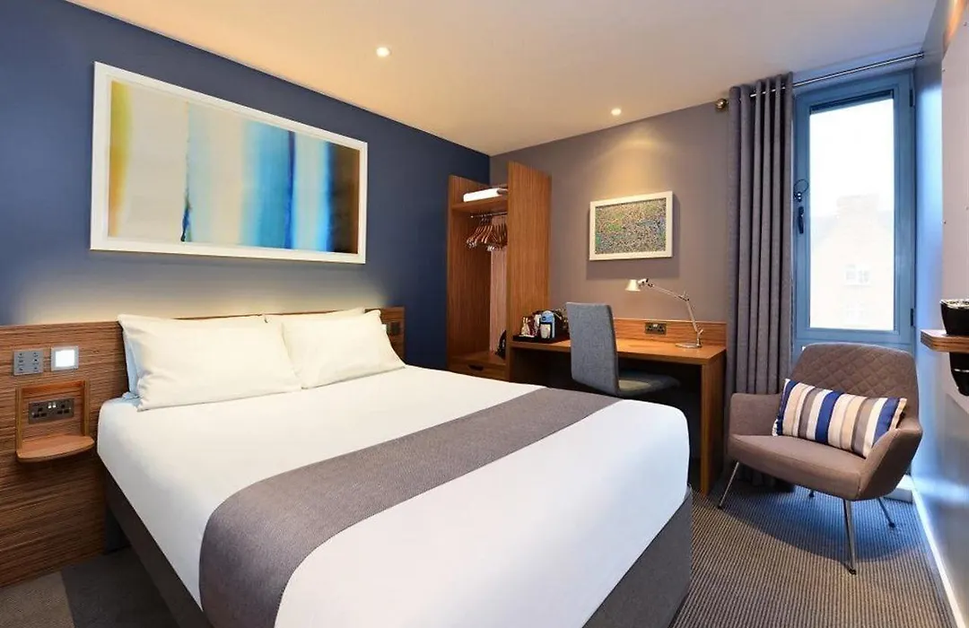 Travelodge Glasgow Queen Street-1