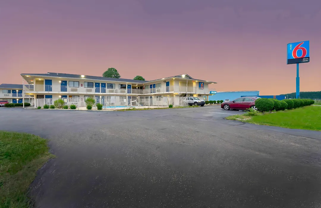 Motel 6-Lumberton, Nc-1