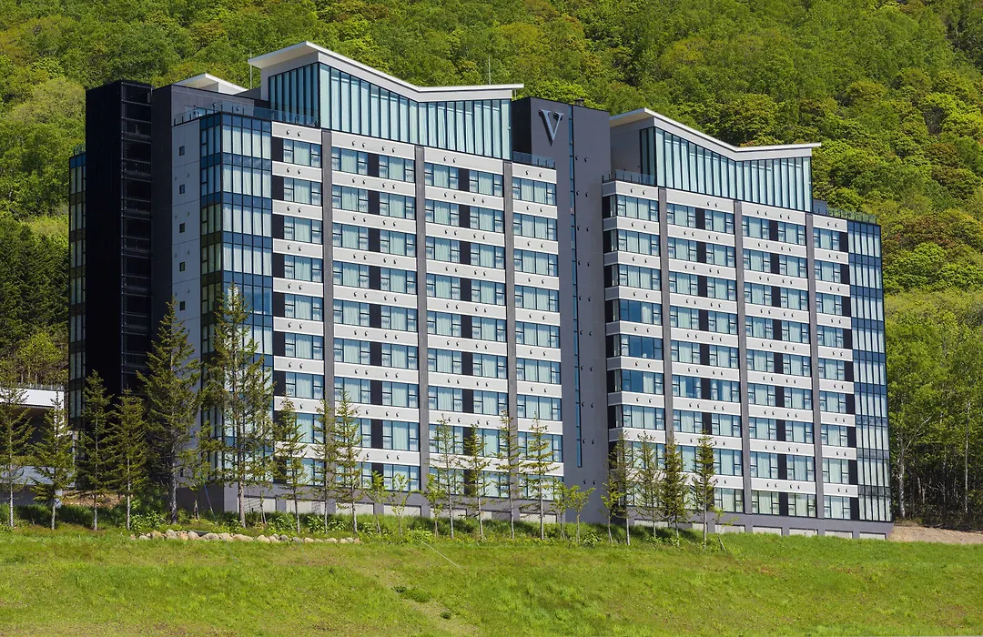 The Vale Rusutsu-1