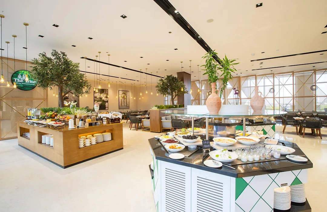 Maani Muscat Hotel & Suites-1