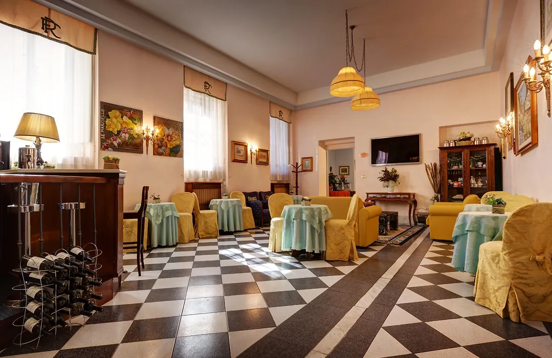 Hotel Residenza In Farnese-1