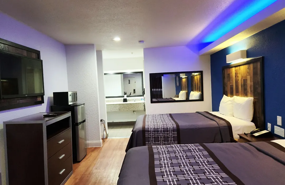 Express Inn Tomball-1