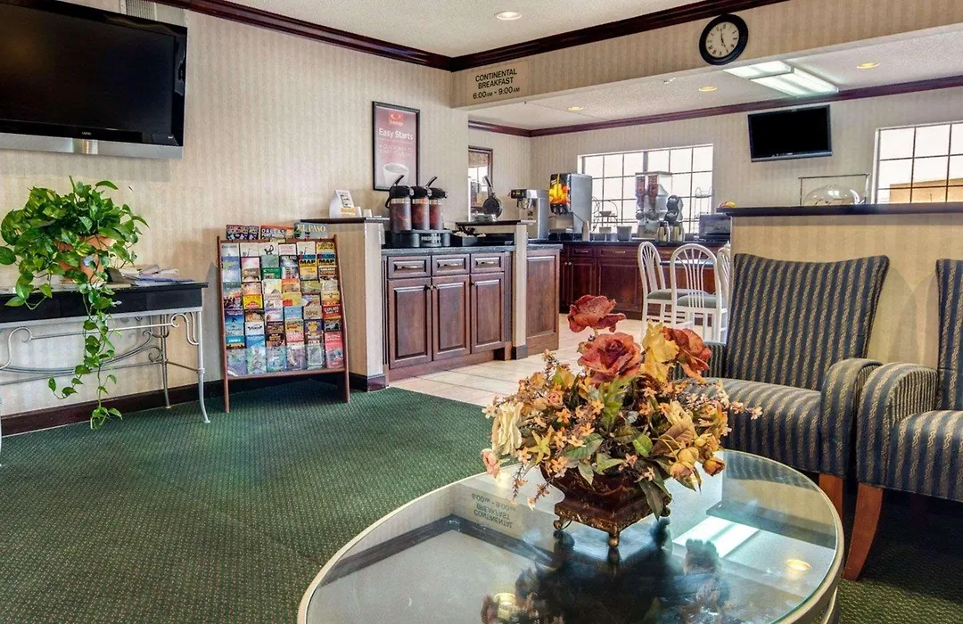 Econo Lodge Inn & Suites El Paso West-1