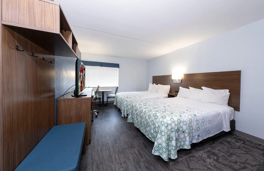 Hometowne Studios By Red Roof Wilmington - New Castle-1