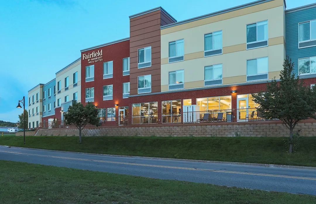 Fairfield Inn & Suites Marquette-1