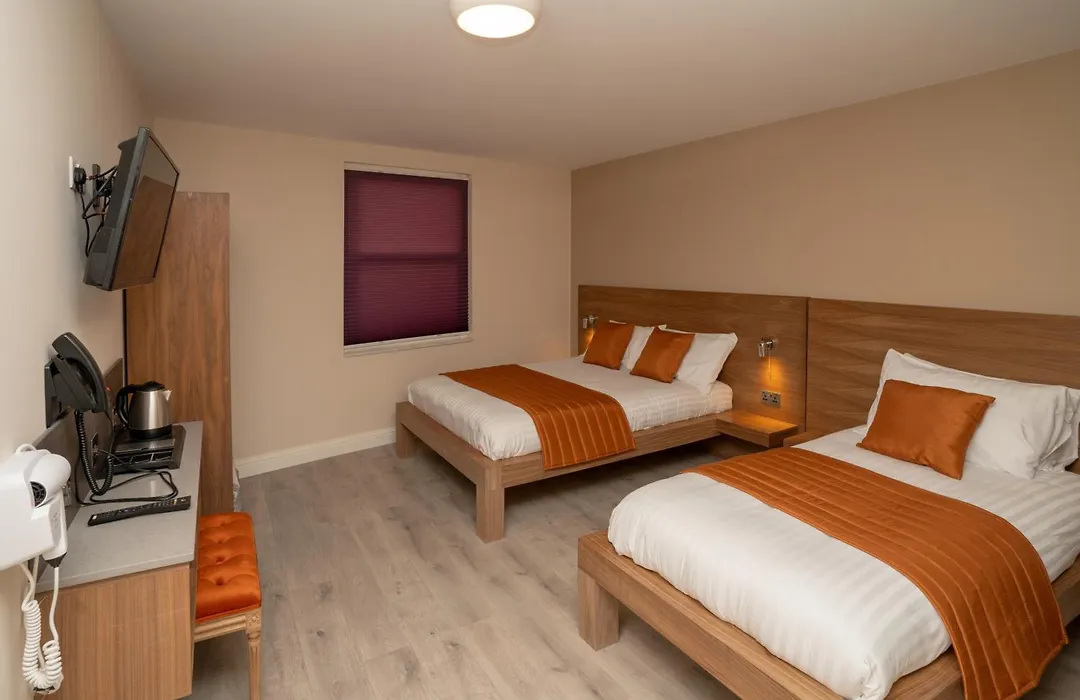 Eagle Hotel Luton Airport-1