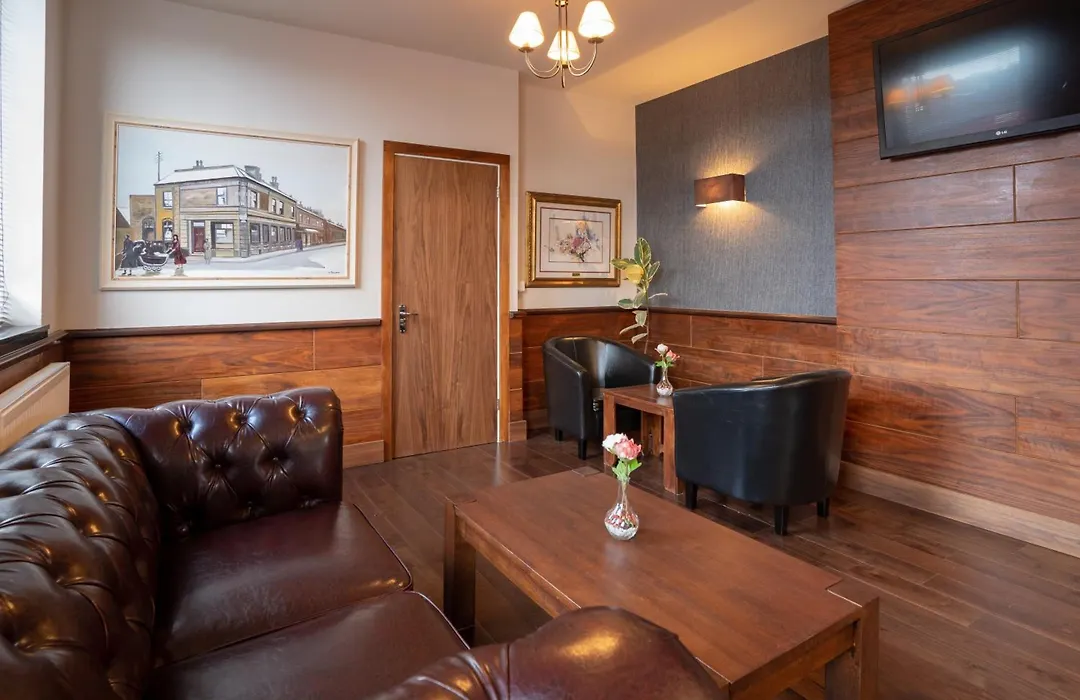 Eagle Hotel Luton Airport-1