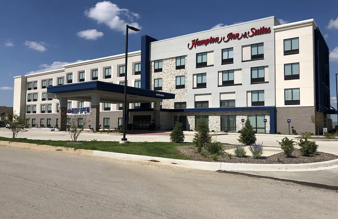 Hampton Inn & Suites Pekin-1