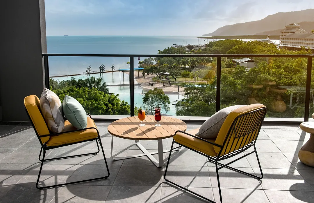 Oaks Cairns Hotel-1