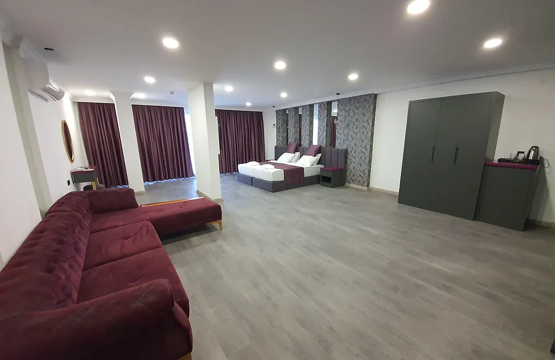 Karikatür Bi Hotel-1
