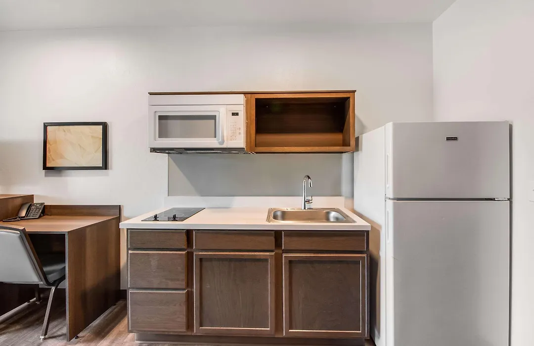 Woodspring Suites Bakersfield Airport-1