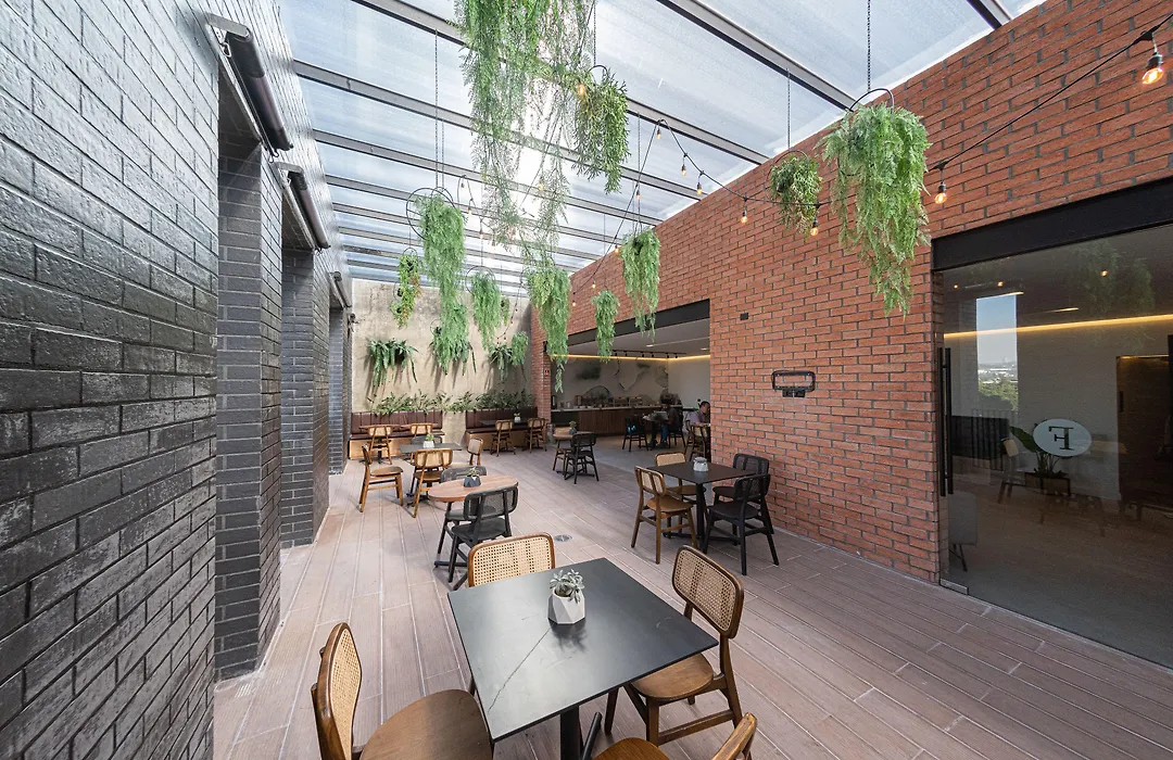 Fulton Business Luxury Hotel-1