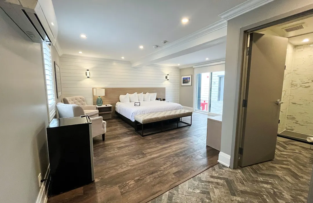 Colonial Hotel & Suites-1