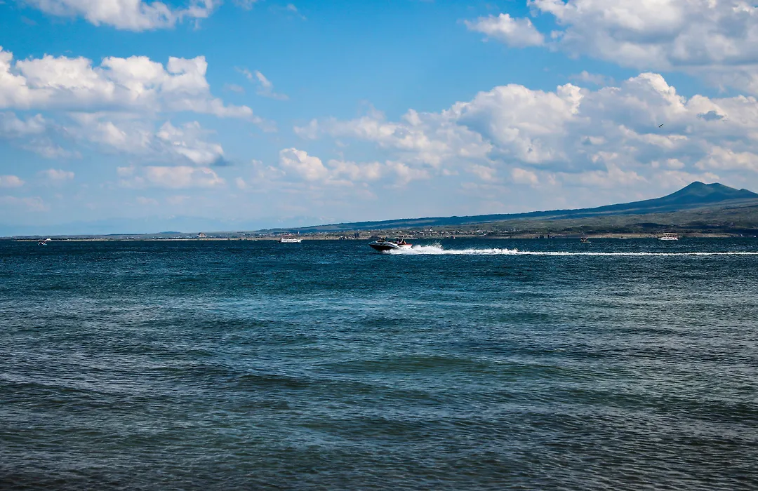 Garden Inn Resort Sevan-1