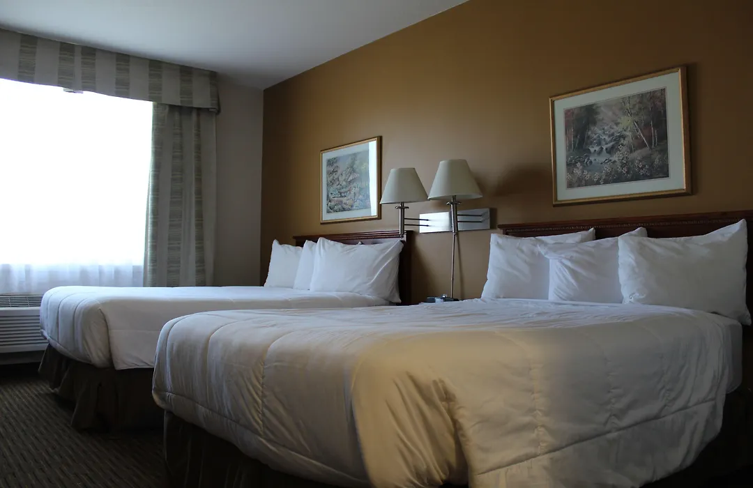 Foxwood Inn And Suites-1
