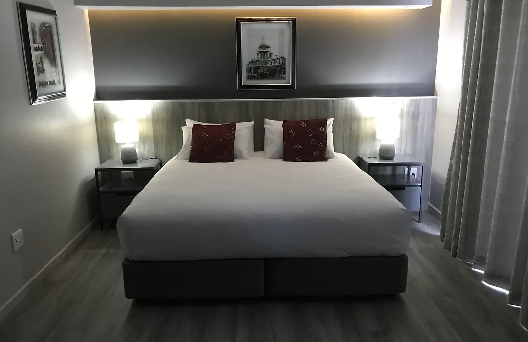 La Orchard Hotel-1