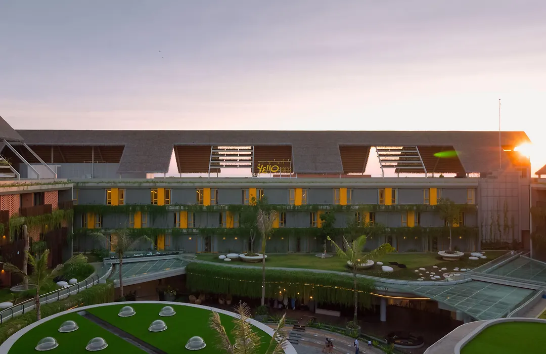 Yello Hotel Kuta Beachwalk Bali-1