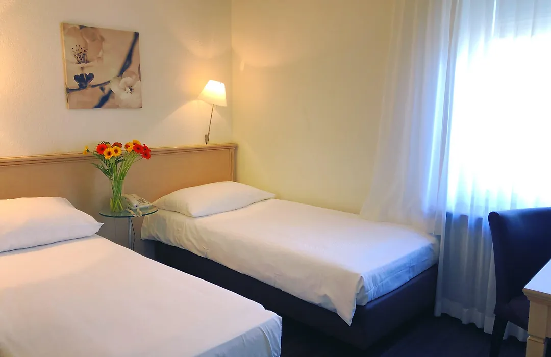 Hotel Neufeld-1