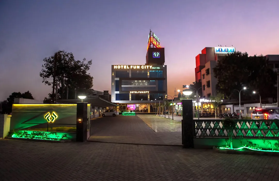 Hotel Fun City-1