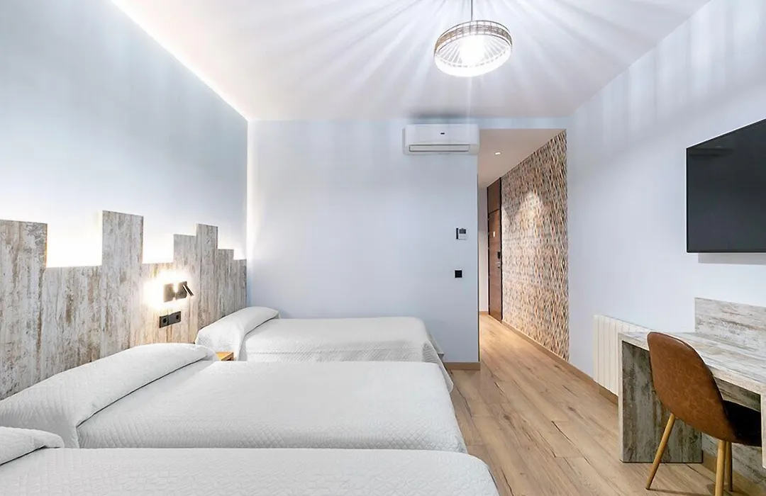 Hostal Anton Martin-1